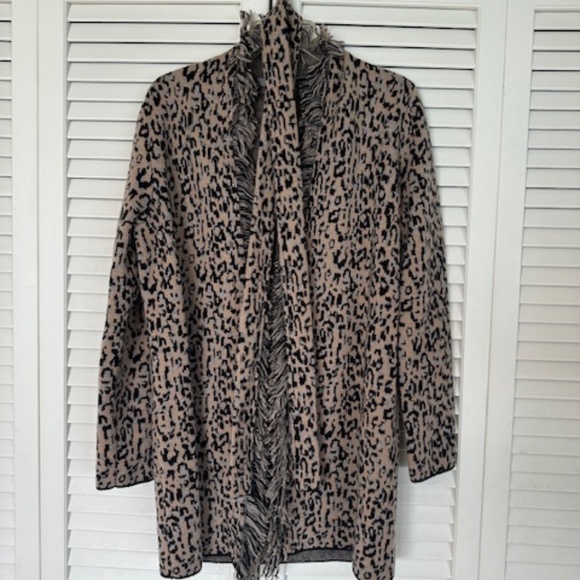 WOMEN'S NEIMAN MARCUS CASHMERE COLLECTION CARDIGAN W/LEOPARD DESIGN, SIZE: M